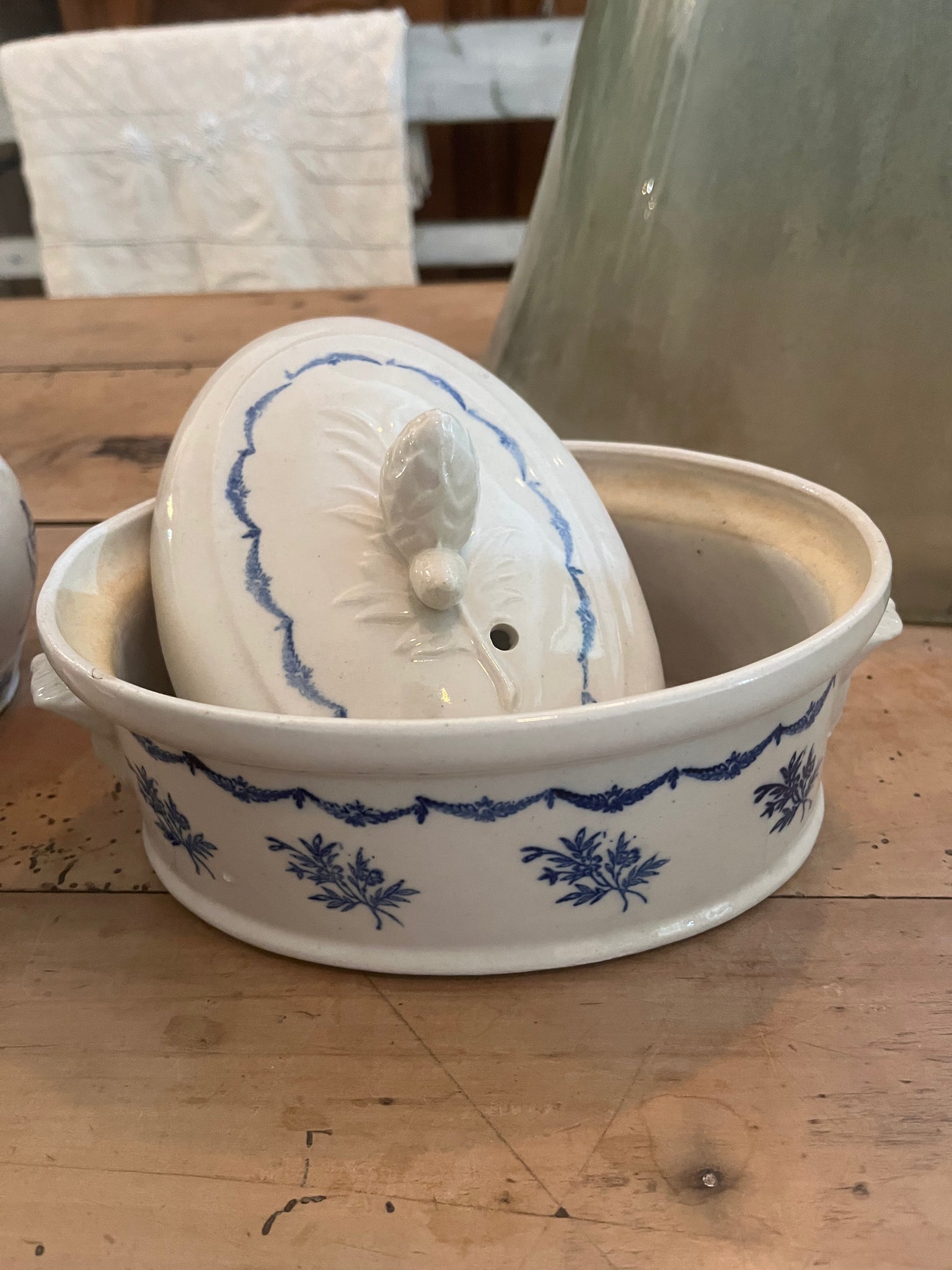 St uze antique tureen