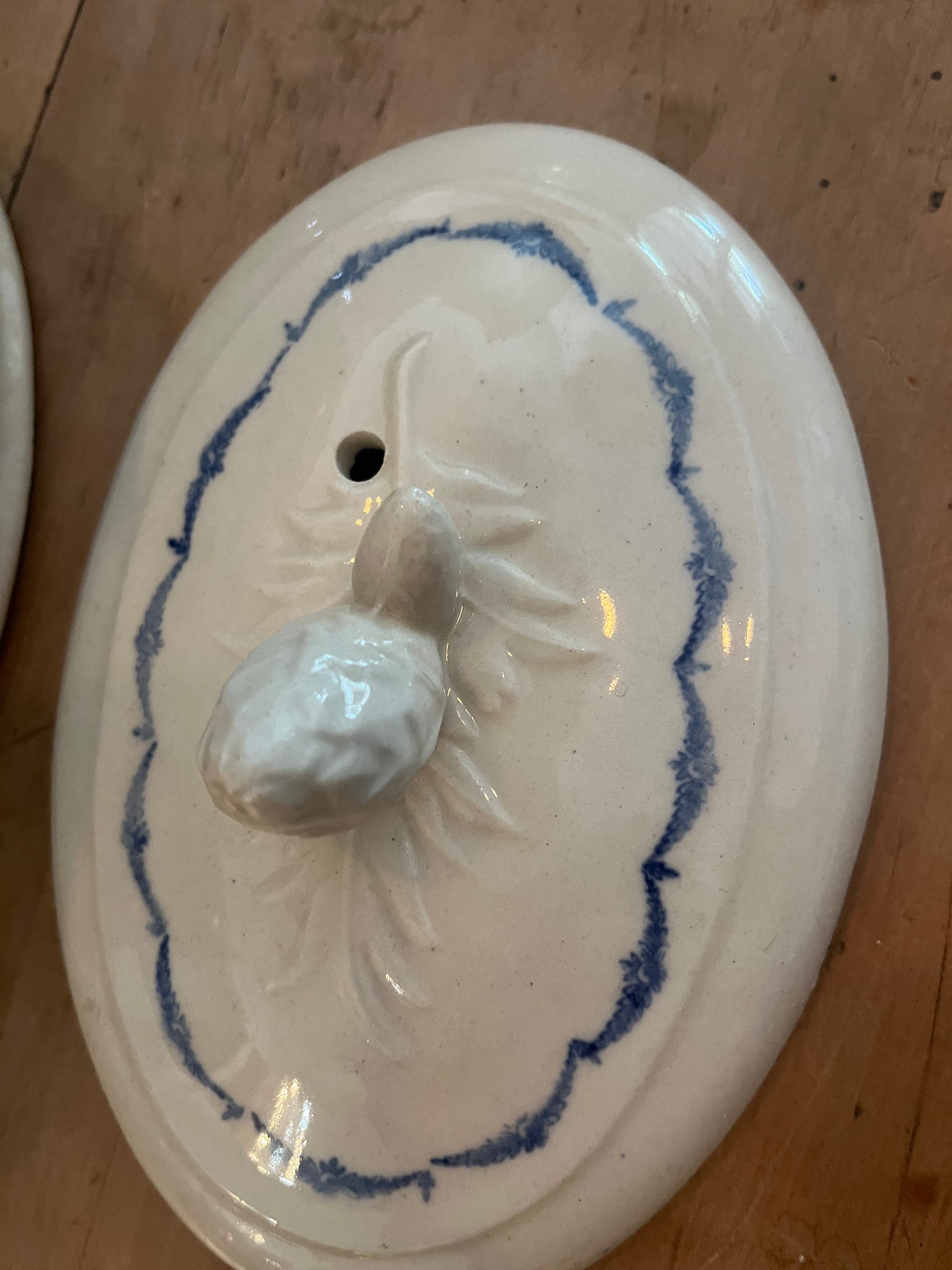 St uze antique tureen