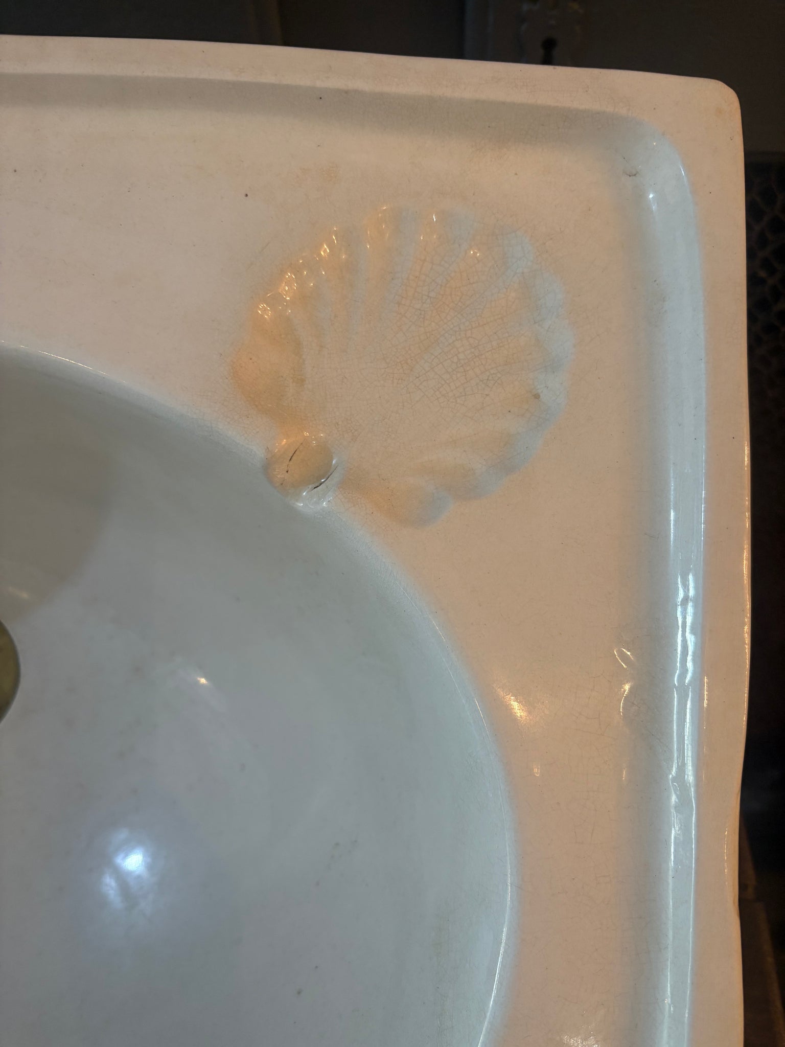 Antique inset sink / basin