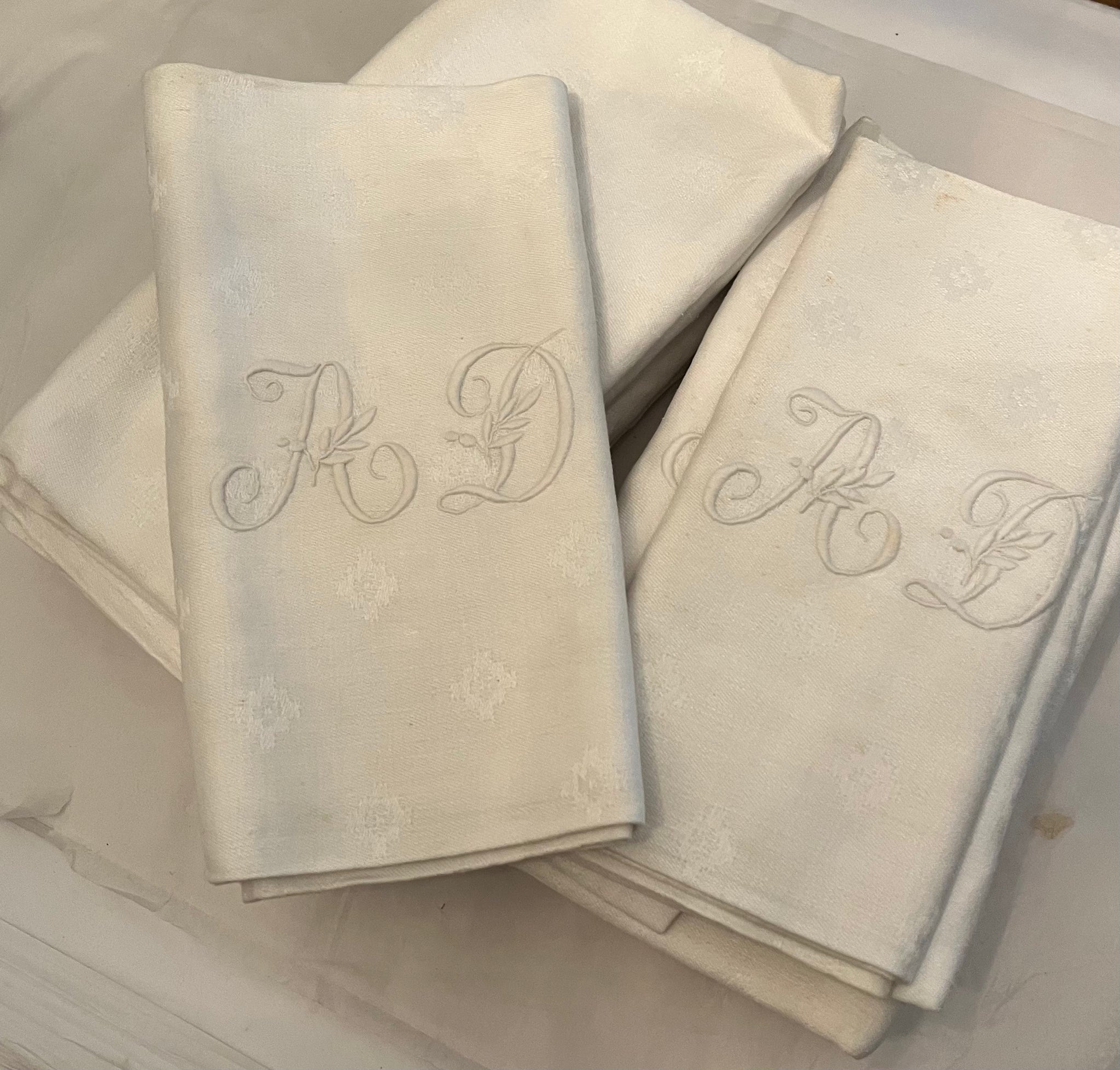 Set 10 monogrammed napkins