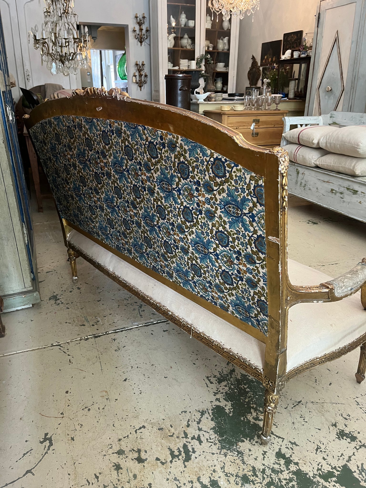 Beautiful French settee